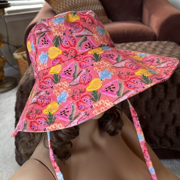 Brand New Steve Madden Large Beach Hat Coral Tropical Fruit Floppy Straps Sun main image 11